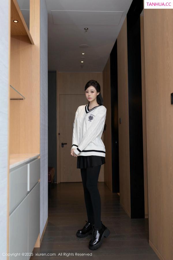 [XiuRen]高清写真图 2025.03.07 No.9986 小逗逗 丝袜美腿